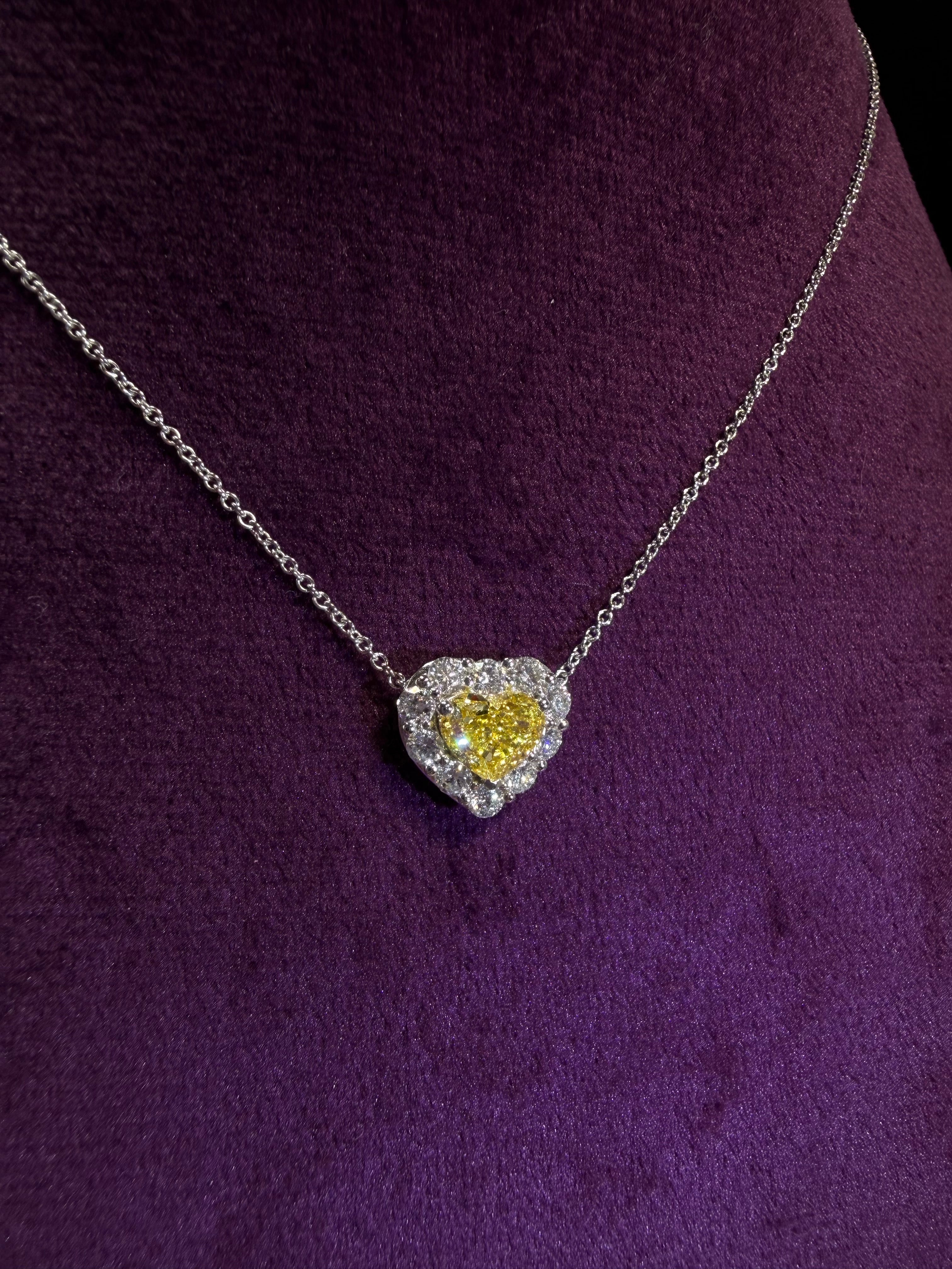 Heartshape Halo Necklace/Yellow
