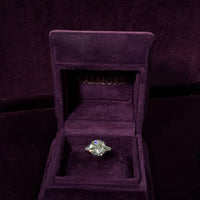 Round Diamond Ring (with Tapered Baguette)
