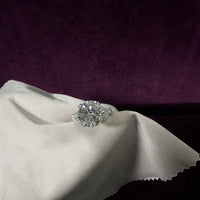 Round Diamond Ring (with Tapered Baguette)