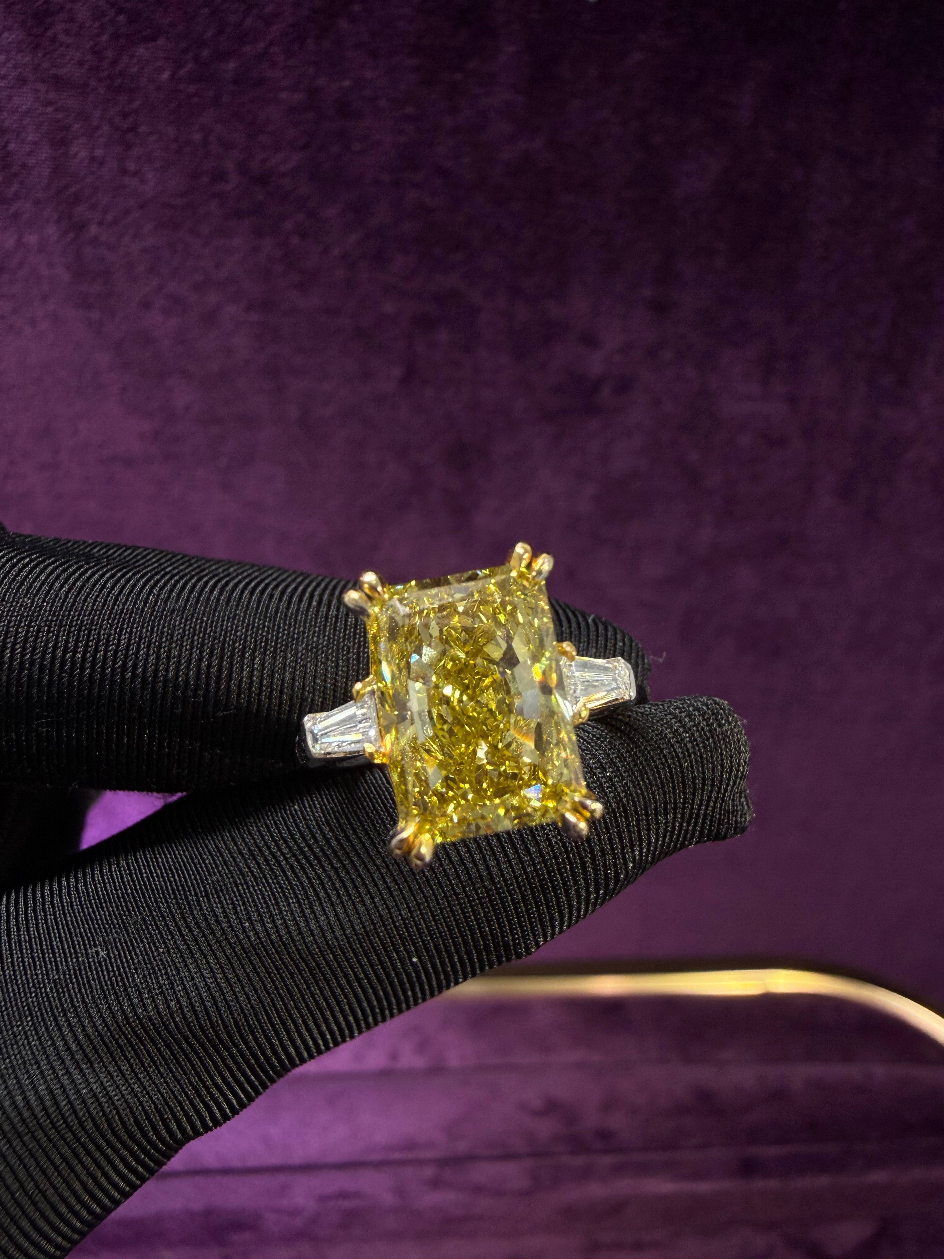 Radiant Yellow Diamond Ring(with Tapered Baguette)
