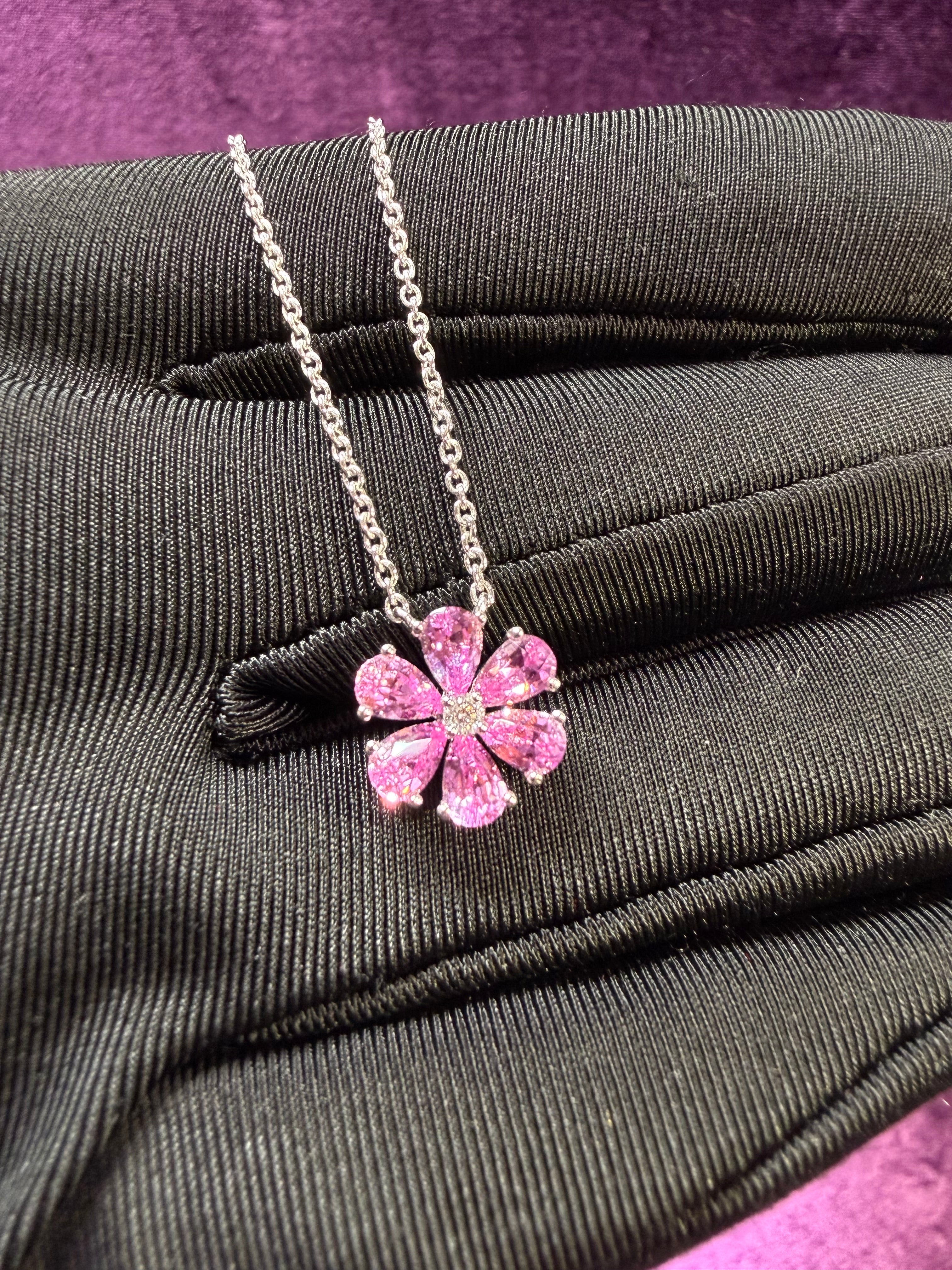 Fleurpearshape Pinksapphire Necklace