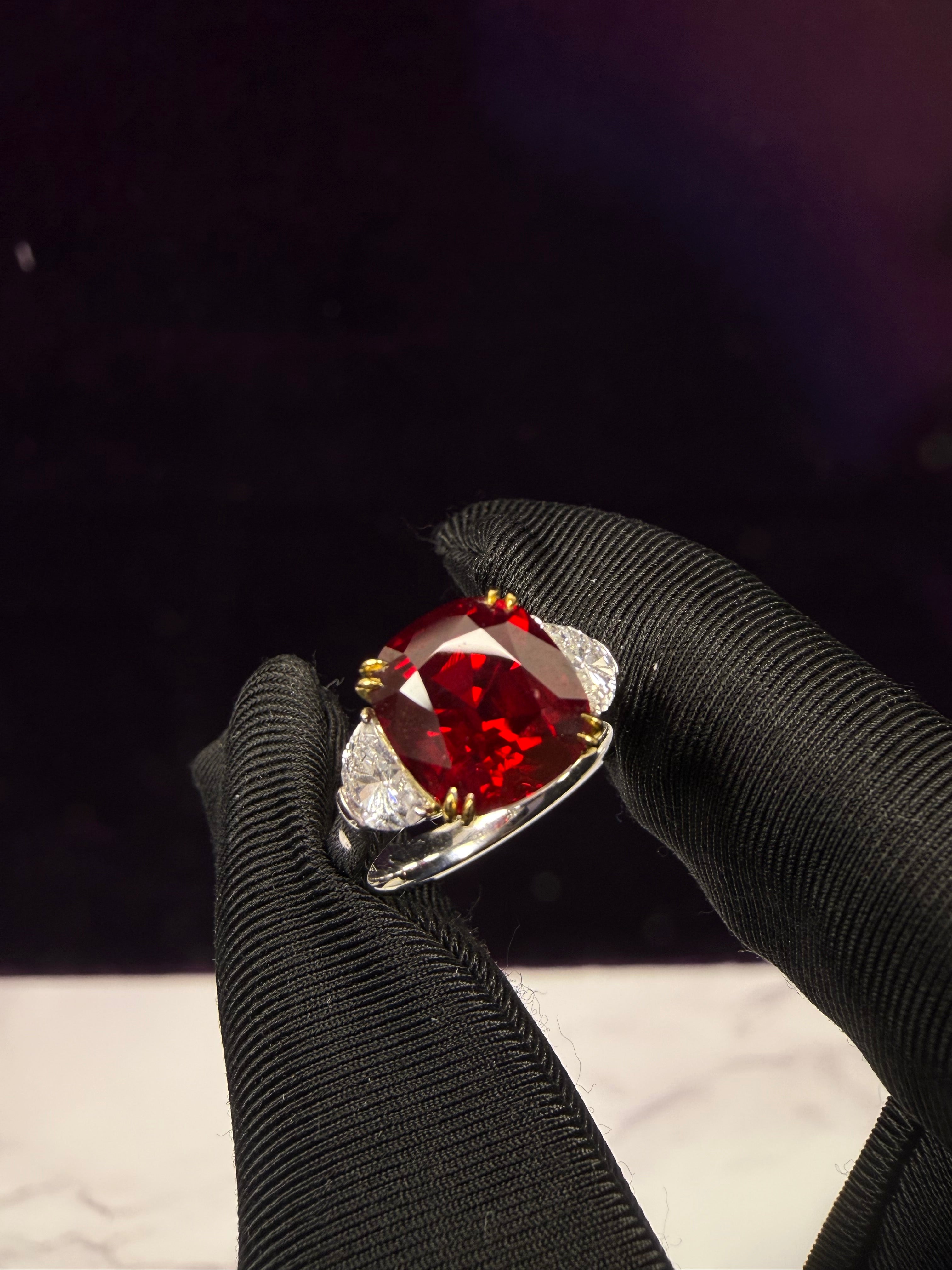 Cushion Pigeon’s Blood Ruby Ring(with Diamond Side)