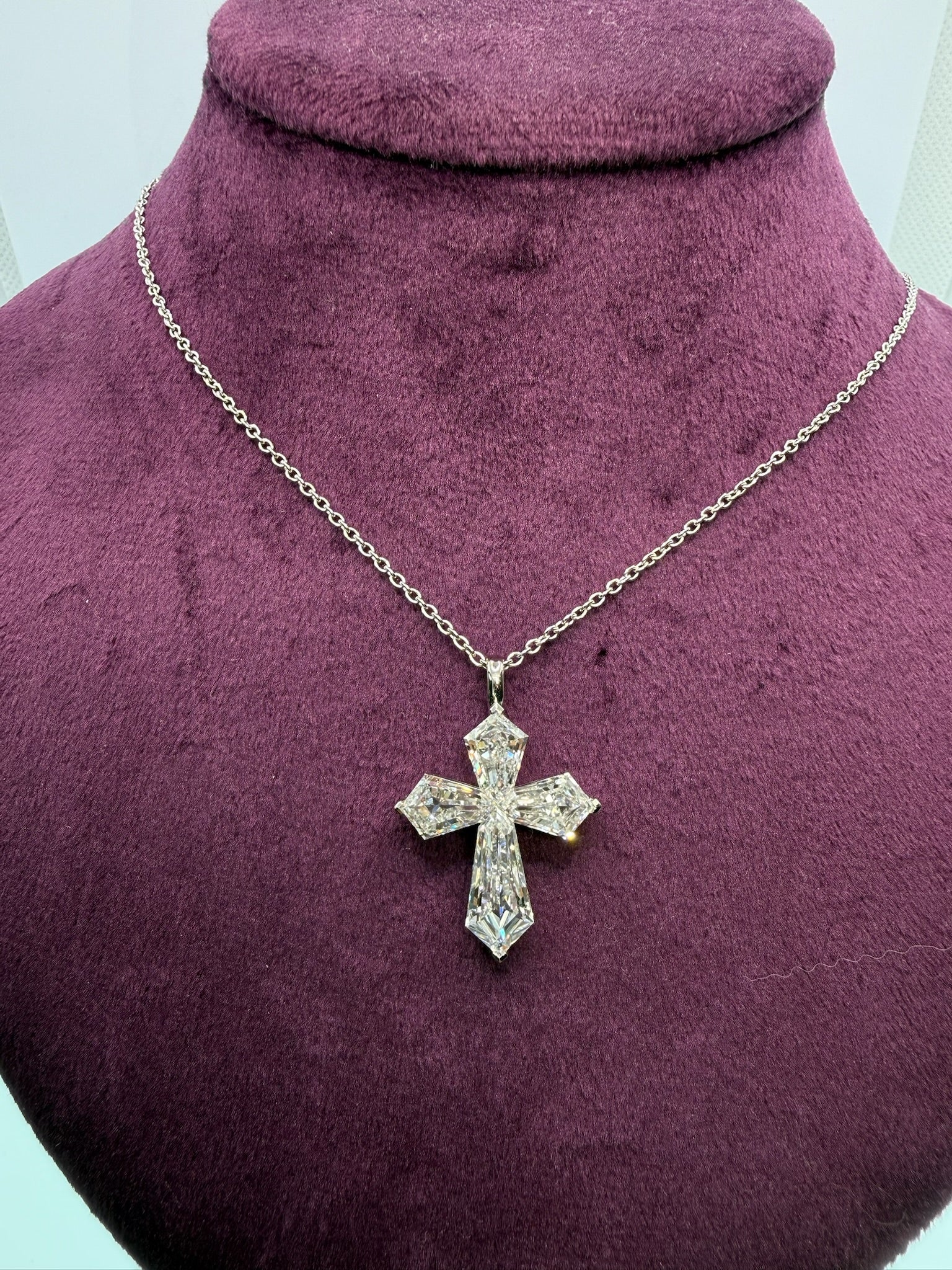 Torapezoide cross Necklace